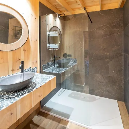 木屋 Escape With Heated Pool Érezée